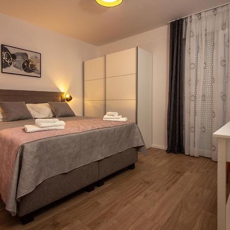 Bura2 , With Private Parking In The Garage Apartamento Split Exterior foto