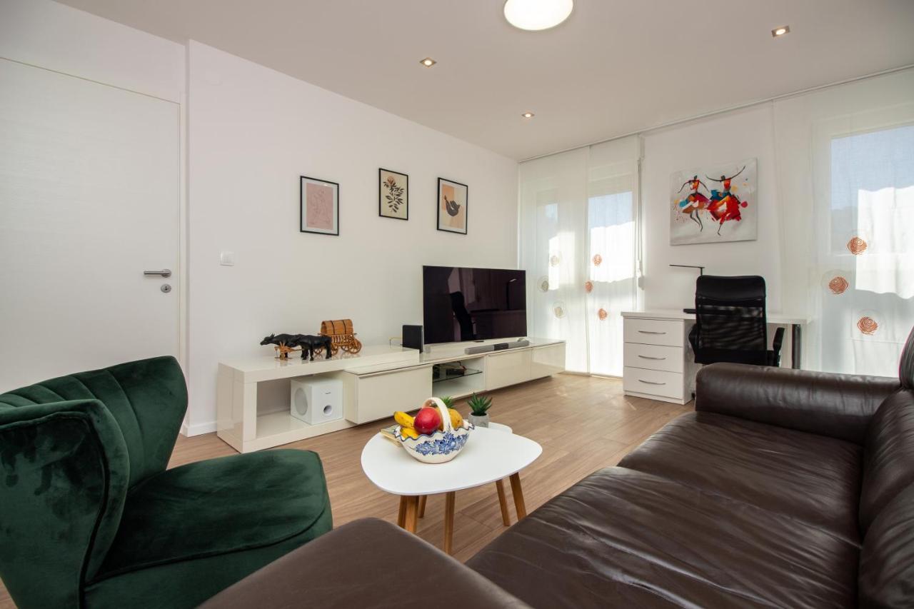 Bura2 , With Private Parking In The Garage Apartamento Split Exterior foto