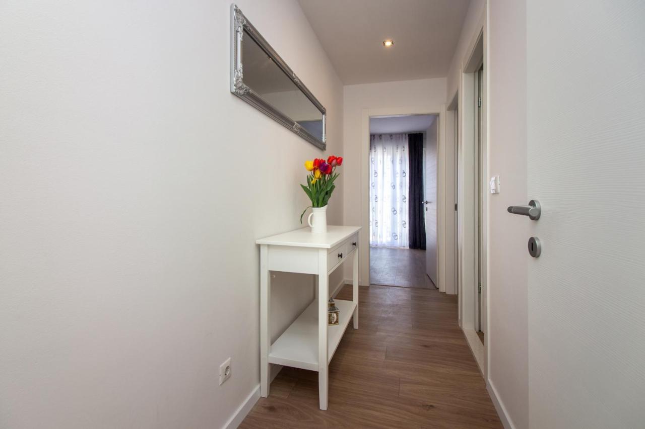 Bura2 , With Private Parking In The Garage Apartamento Split Exterior foto